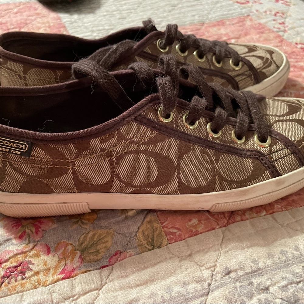 Coach Sneaker - Picture 3 of 5